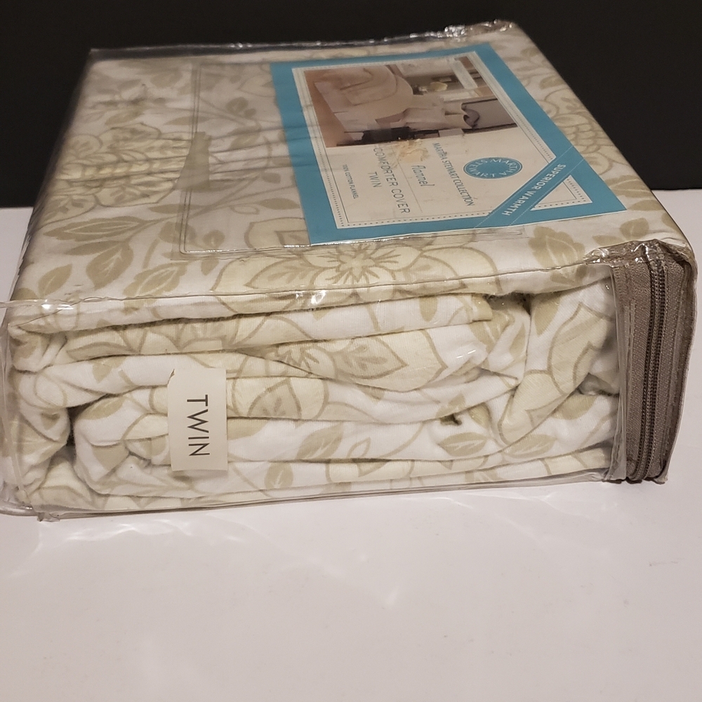 Martha Stewart Flannel Comforter Cover - Cream Floral - Picture 2 of 4